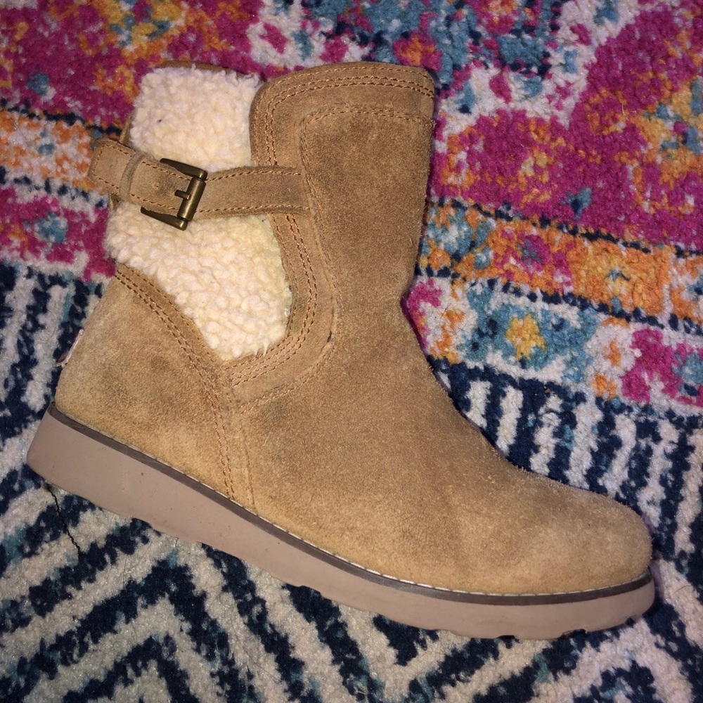 Ugg Jayla Boots - Picture 2 of 10